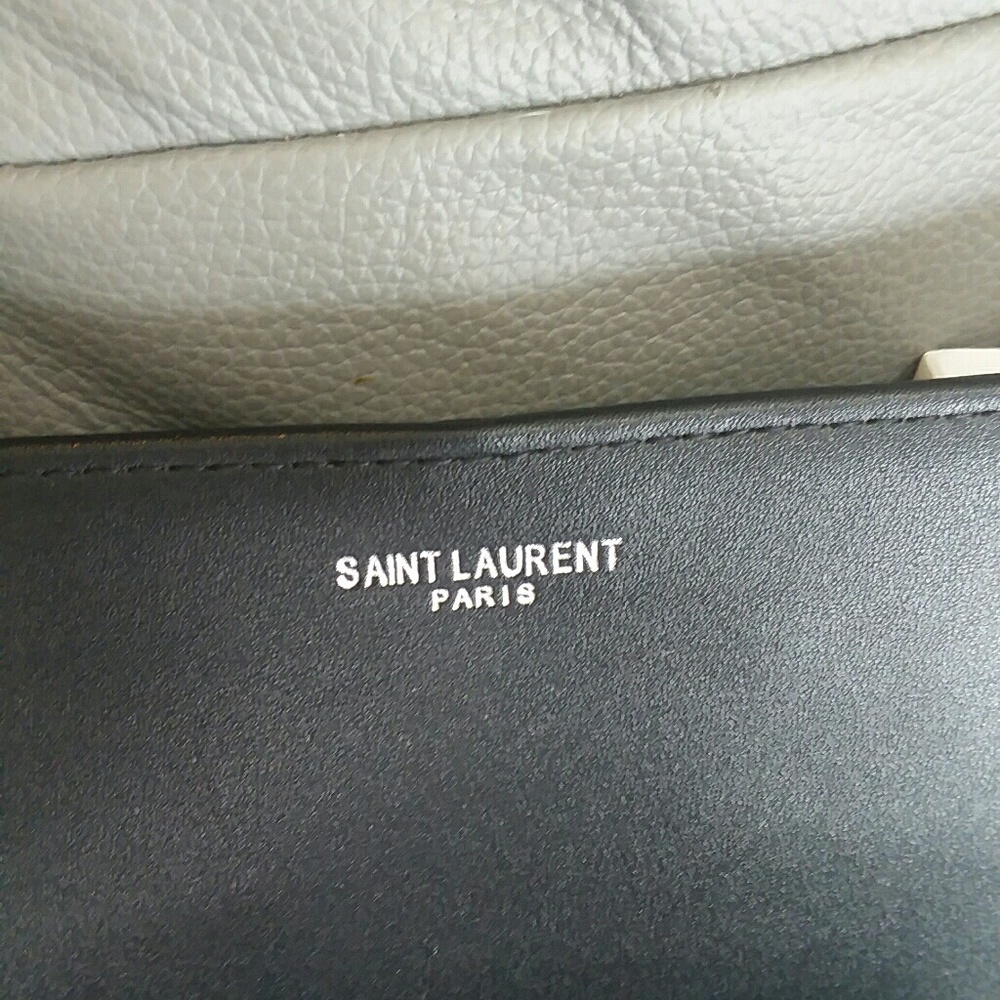 Authentic Yves Saint Laurent purse - Picture 5 of 8